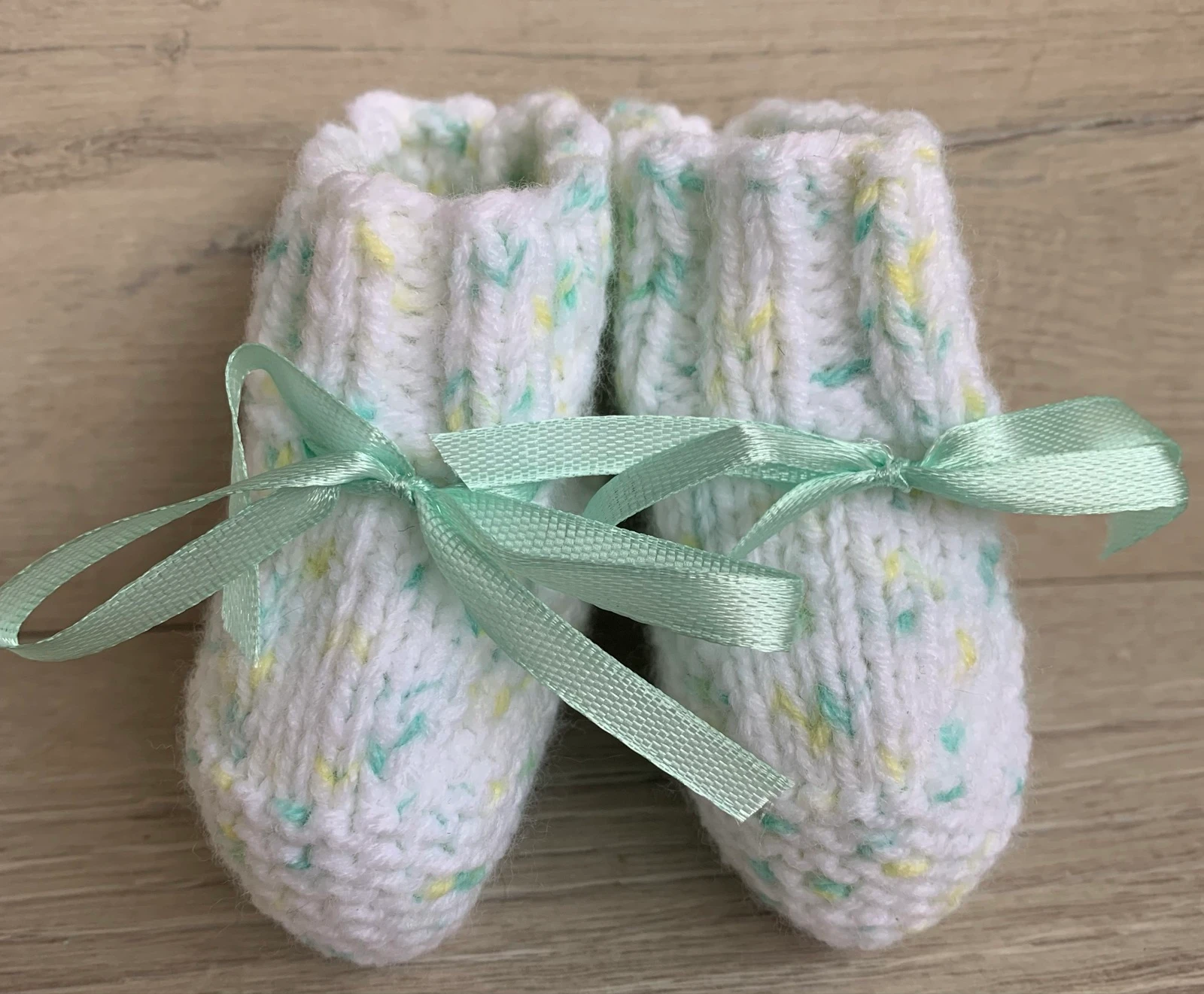 Gorro e chinelos bebê 0/3 meses – photo 3